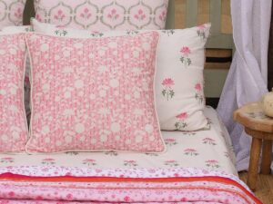 Zahra Bedding Set (Bedsheet + Cushions)
