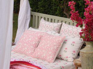Zahra Bedding Set (Bedsheet + King Size quilt)